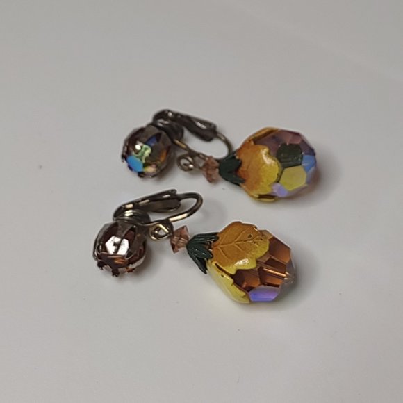 Very Awesome Vintage Glass Bead Dangling Fruit Clip On Earrings - Picture 1 of 16
